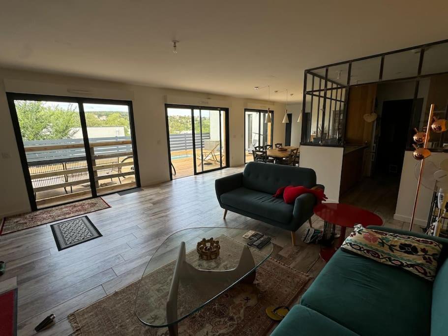 Luxury Villa With Pool And View จูวินญัค ภายนอก รูปภาพ