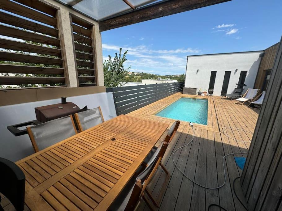 Luxury Villa With Pool And View จูวินญัค ภายนอก รูปภาพ