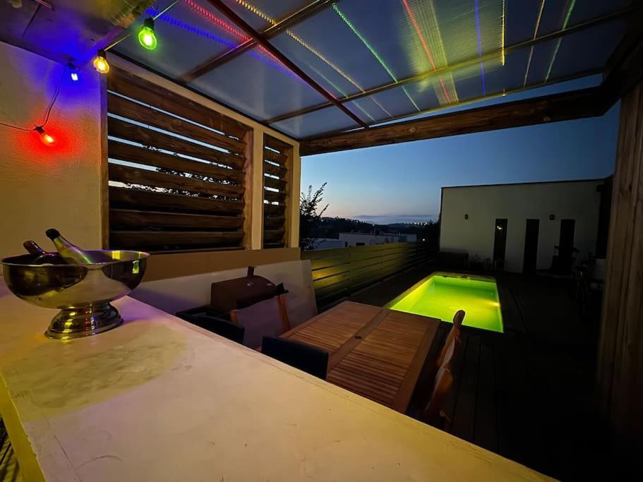 Luxury Villa With Pool And View จูวินญัค ภายนอก รูปภาพ