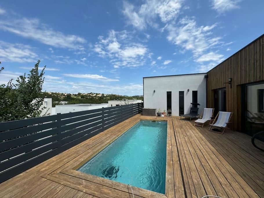 Luxury Villa With Pool And View จูวินญัค ภายนอก รูปภาพ